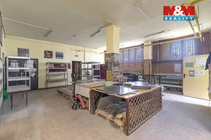 Prodej obchodního prostoru, Frýdek-Místek - Frýdek, Dobrovského, 1150 m2