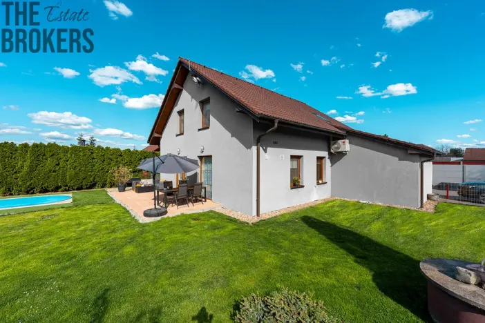 Prodej rodinného domu, Kovanice, 201 m2