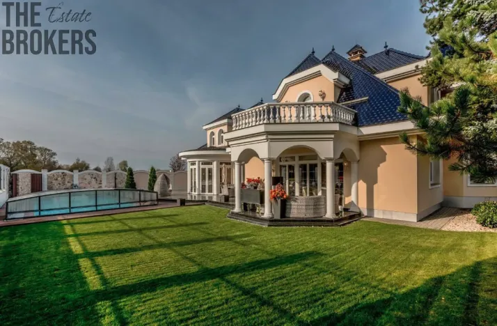 Prodej rodinného domu, Praha - Dolní Měcholupy, U přejezdu, 359 m2