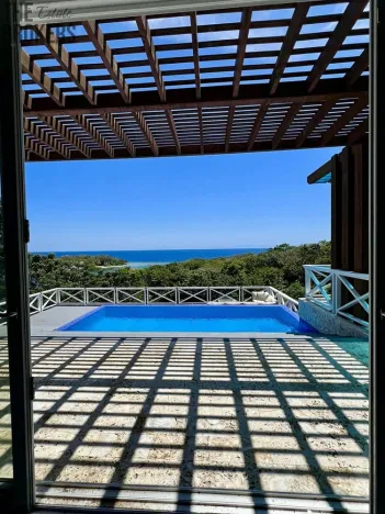 Prodej rodinného domu, Coxen Hole, Roatán, Honduras, 371 m2