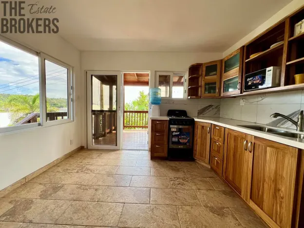 Prodej rodinného domu, Coxen Hole, Roatán, Honduras, 326 m2