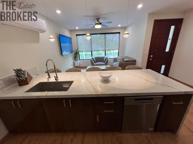 Prodej bytu 3+1, Coxen Hole, Roatán, Honduras, 139 m2