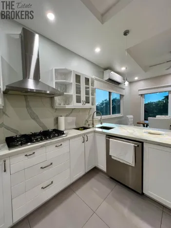 Prodej rodinného domu, Coxen Hole, Roatán, Honduras, 245 m2