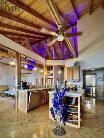 Prodej rodinného domu, Coxen Hole, Roatán, Honduras, 419 m2