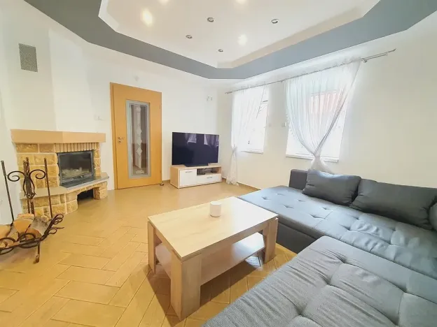 Prodej rodinného domu, Hora Svatého Šebestiána, 250 m2