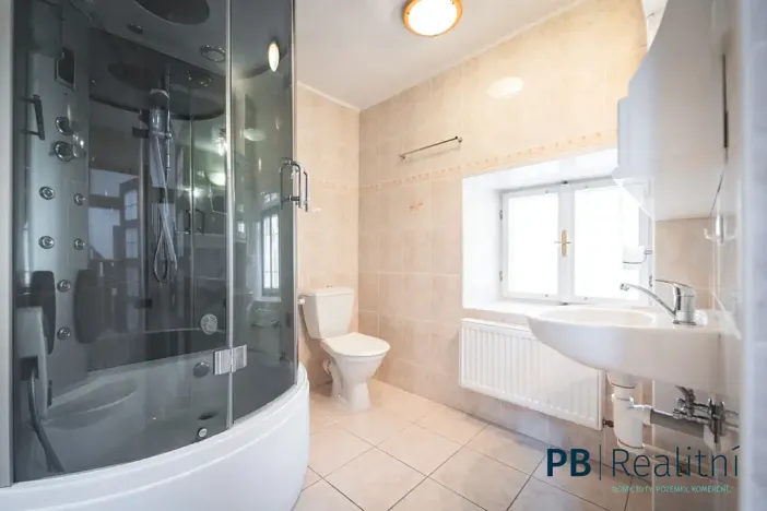 Prodej rodinného domu, Křemže, 450 m2