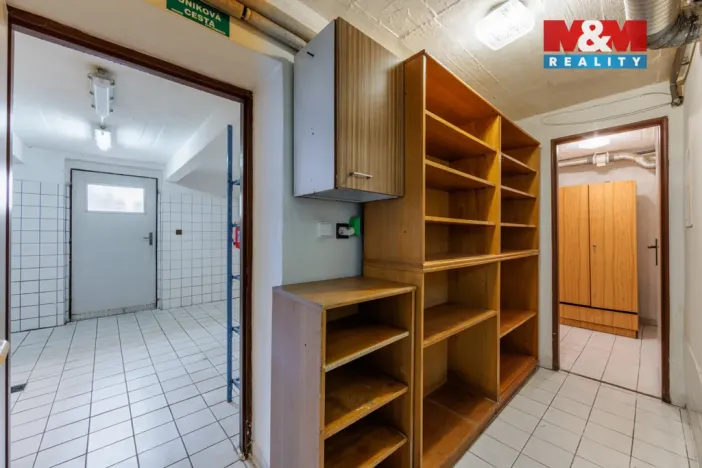 Prodej obchodního prostoru, Karlovy Vary, Moskevská, 85 m2