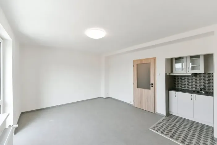 Pronájem bytu 1+kk, Praha - Vinohrady, náměstí Jiřího z Lobkovic, 29 m2