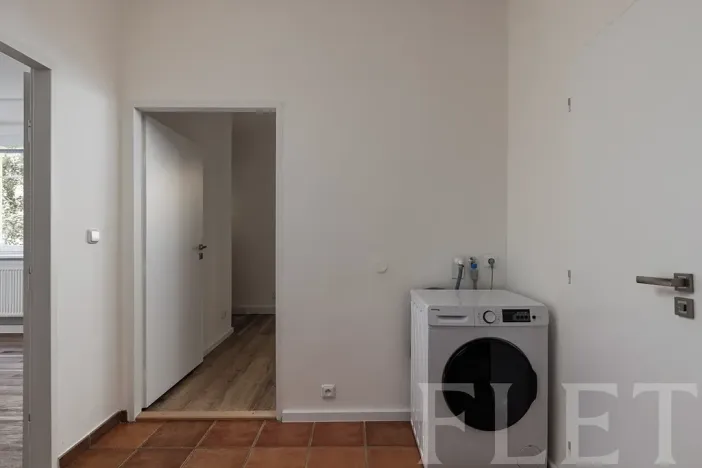 Prodej bytu 2+kk, Praha - Holešovice, U garáží, 44 m2