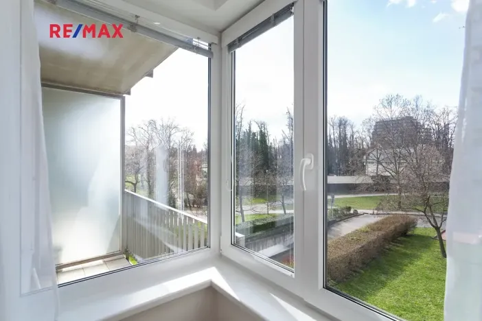 Pronájem bytu 2+kk, Praha - Strašnice, Názovská, 52 m2