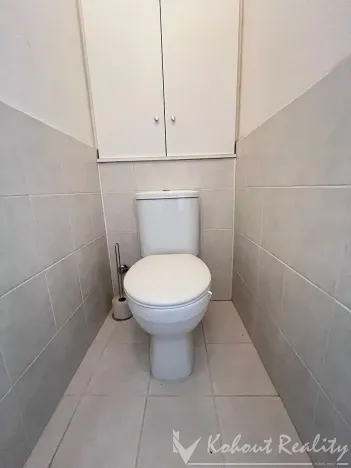 Pronájem bytu 1+kk, Praha - Malešice, Počernická, 28 m2