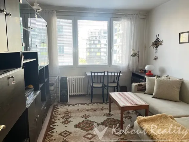 Pronájem bytu 1+kk, Praha - Malešice, Počernická, 28 m2