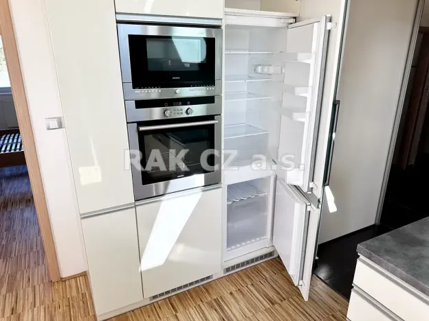 Prodej bytu 3+kk, Šestajovice, Revoluční, 74 m2