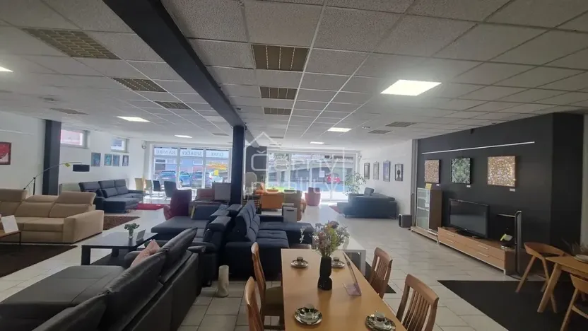 Pronájem obchodního prostoru, Pardubice, Smetanovo náměstí, 398 m2