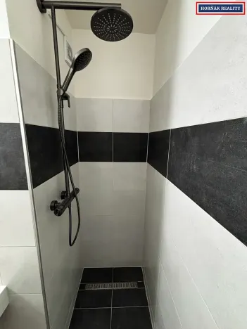 Prodej bytu 1+kk, Praha - Kobylisy, Kyselova, 26 m2