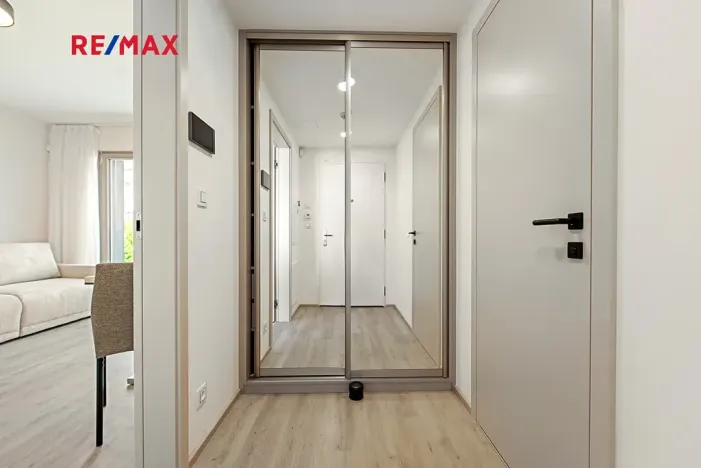 Pronájem bytu 1+kk, Praha - Žižkov, Malešická, 36 m2