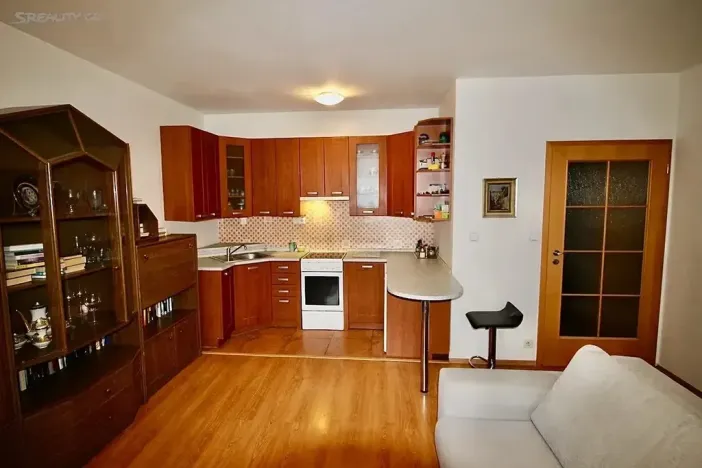 Dražba bytu 2+kk, Praha - Prosek, Nad šestikopy, 53 m2
