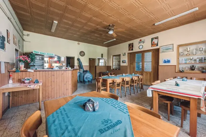 Prodej restaurace, Klamoš, 865 m2