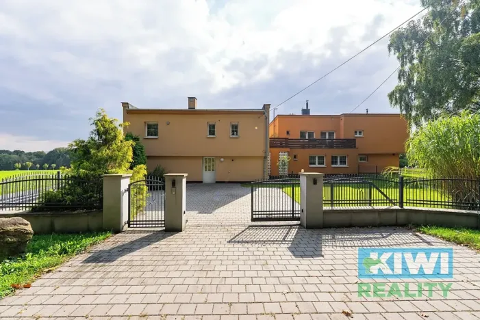 Pronájem kanceláře, Kaňovice, 90 m2