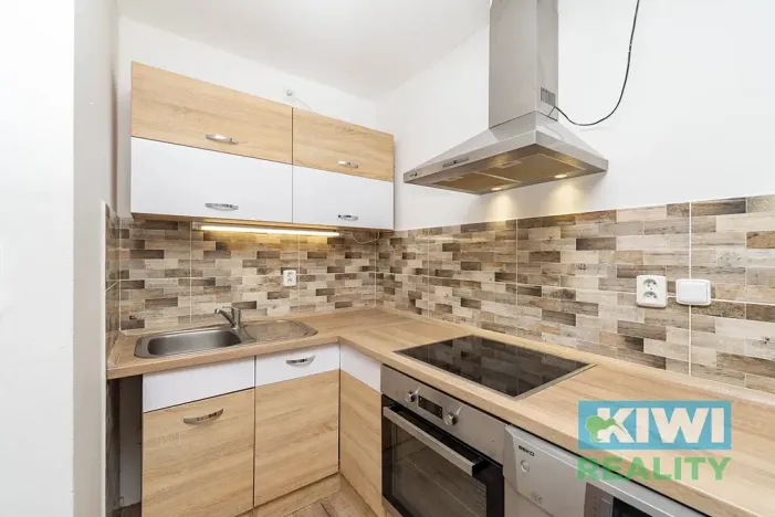 Pronájem kanceláře, Kaňovice, 90 m2