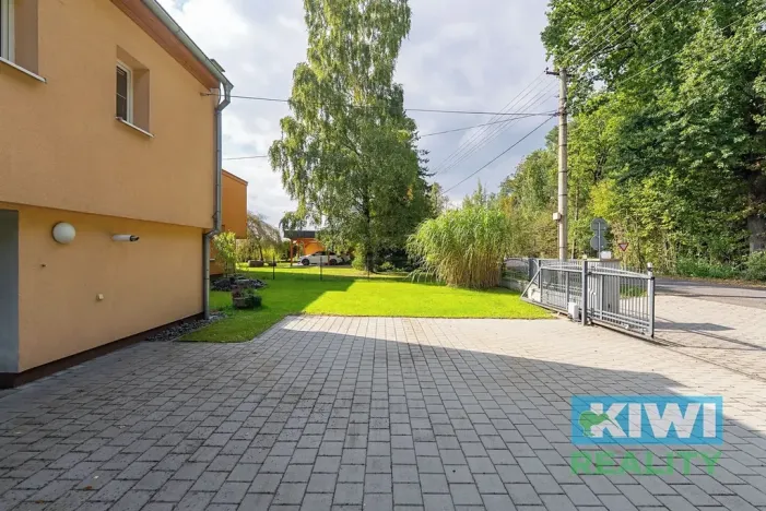 Pronájem kanceláře, Kaňovice, 90 m2