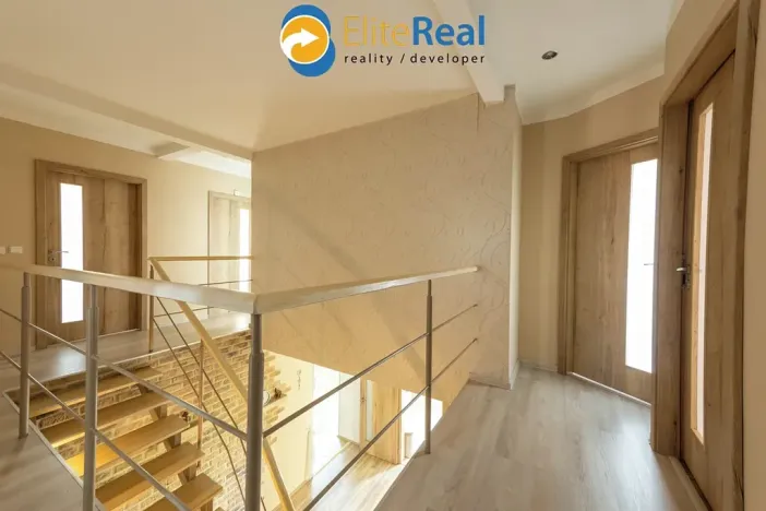 Prodej vícegeneračního domu, Příkazy, 344 m2