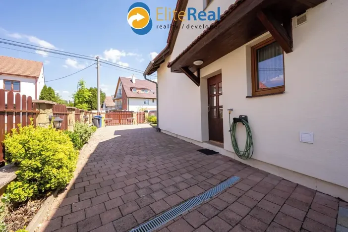 Prodej vícegeneračního domu, Příkazy, 344 m2