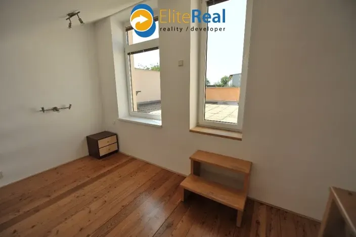 Pronájem bytu 1+1, Olomouc, Chválkovická, 55 m2