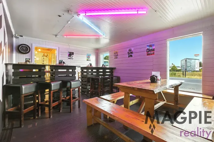 Pronájem restaurace, Praha - Uhříněves, Přátelství, 172 m2