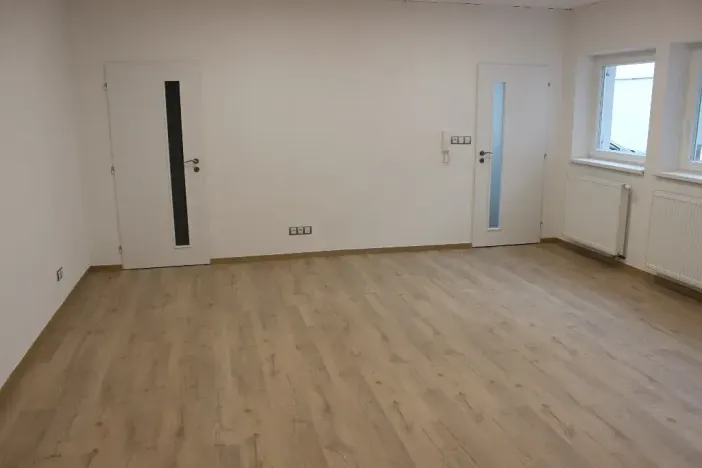 Pronájem kanceláře, Praha - Žižkov, Husitská, 63 m2