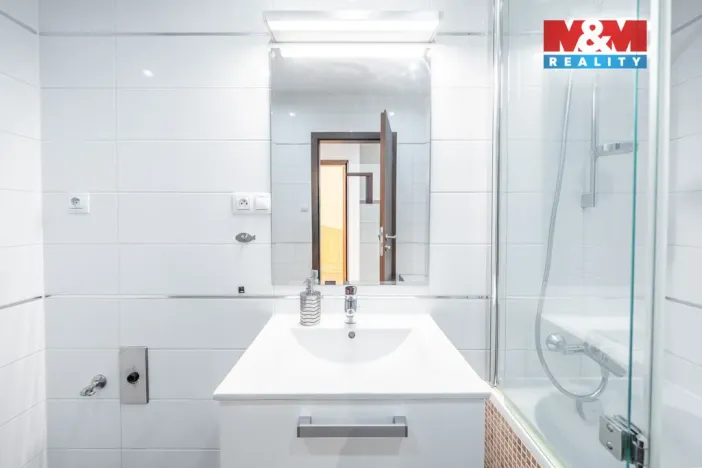 Pronájem bytu 2+kk, Praha - Letňany, Hlučkova, 60 m2