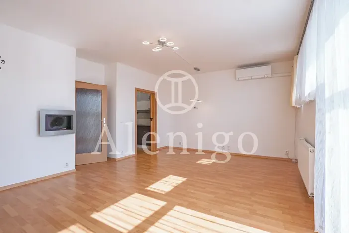 Prodej bytu 3+kk, Horoměřice, Komenského, 72 m2