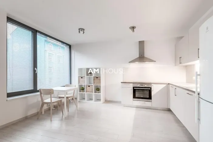 Pronájem bytu 1+kk, Praha - Karlín, Sokolovská, 40 m2