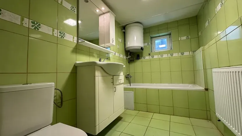 Pronájem rodinného domu, Bánov, 133 m2