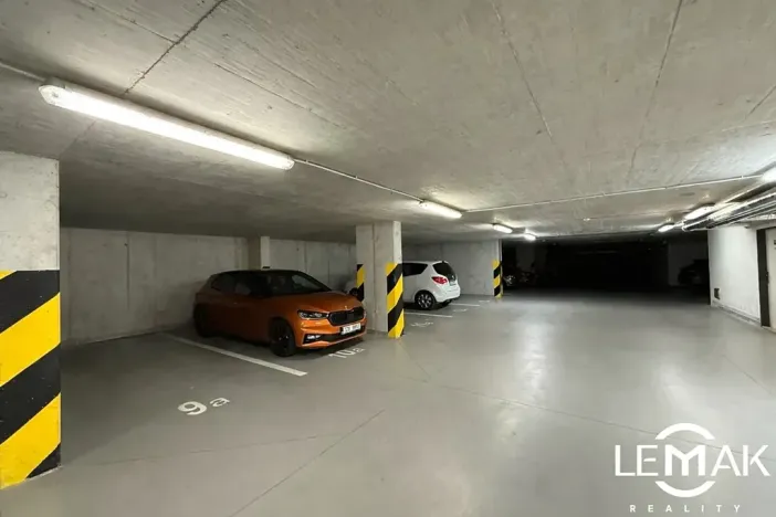 Prodej garážového stání, Olomouc, Edvarda Beneše, 12 m2