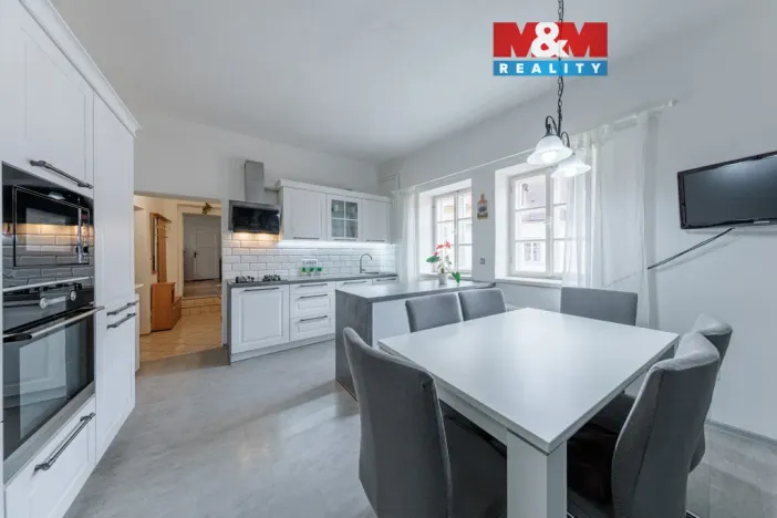 Prodej rodinného domu, Cheb, Kostelní náměstí, 148 m2