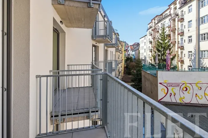 Pronájem bytu 1+kk, Praha - Vršovice, Krymská, 30 m2