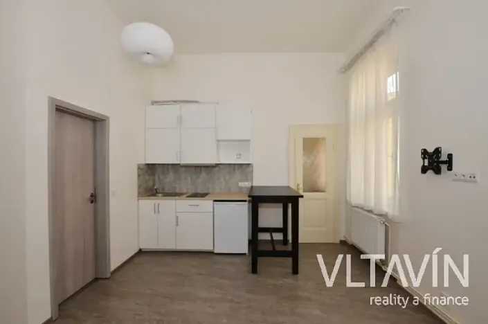 Pronájem bytu 1+kk, Praha - Vinohrady, Mánesova, 30 m2