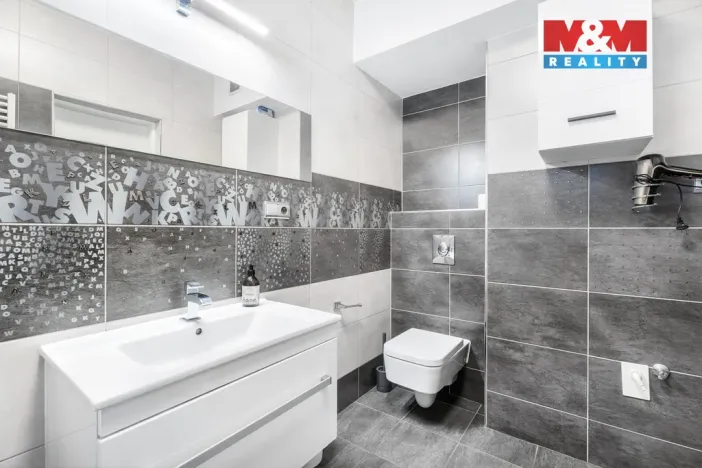 Prodej rodinného domu, Tanvald, Poštovní, 179 m2