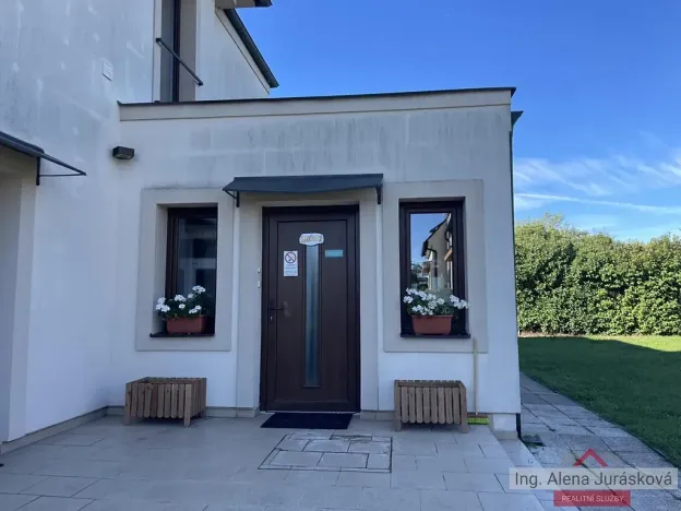 Pronájem bytu 1+kk, Dobřichovice, Randova, 40 m2