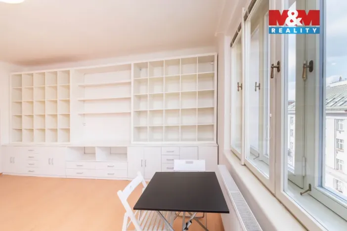 Pronájem bytu 1+kk, Praha - Dejvice, Kafkova, 33 m2