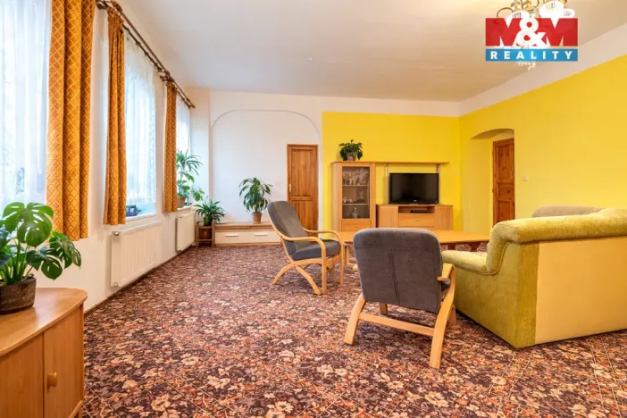 Prodej bytu 3+1, Nový Bor - Arnultovice, Gen. Svobody, 183 m2