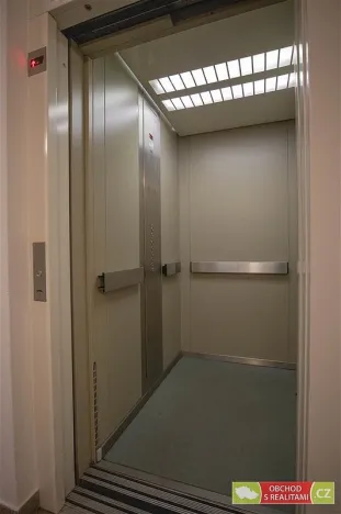 Pronájem bytu 2+kk, Praha, Janýrova, 57 m2