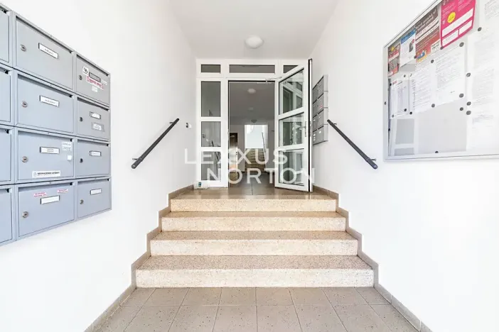 Prodej bytu 1+kk, Praha - Libeň, Nad Okrouhlíkem, 47 m2