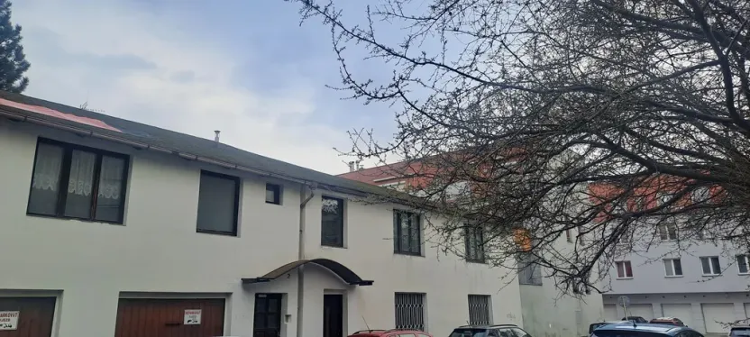 Pronájem kanceláře, Praha - Strašnice, Sečská, 263 m2