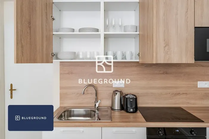 Pronájem bytu 1+kk, Praha - Bubeneč, Veletržní, 30 m2