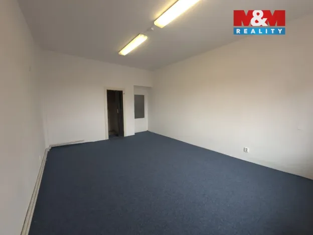 Pronájem kanceláře, Roudnice nad Labem, Purkyňovo náměstí, 120 m2