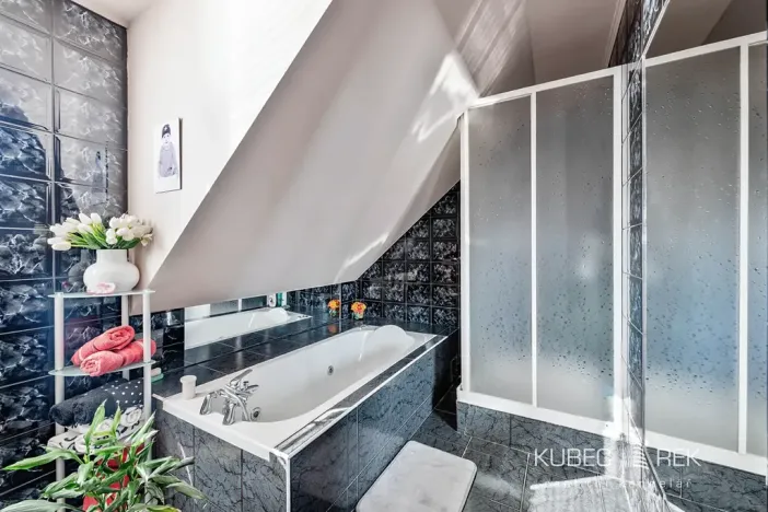 Prodej rodinného domu, Malšice, Lomská, 240 m2