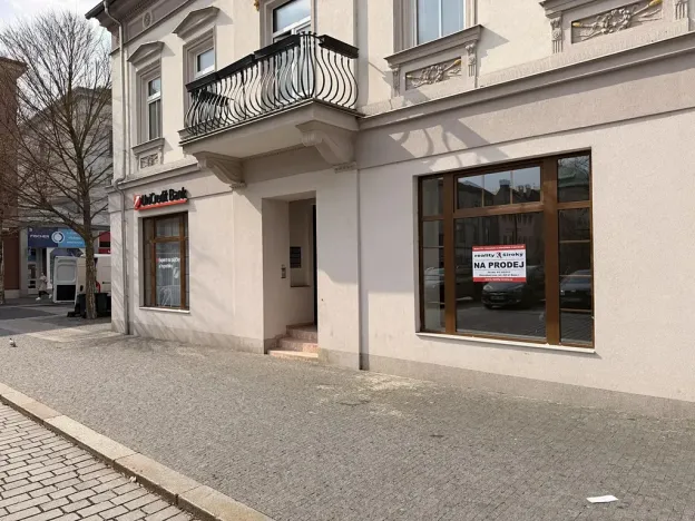 Prodej komerční nemovitosti, Děčín, Husovo nám., 32 m2