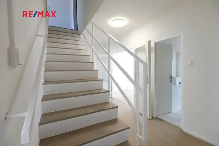 Pronájem bytu 4+1, Praha - Krč, V Štíhlách, 78 m2